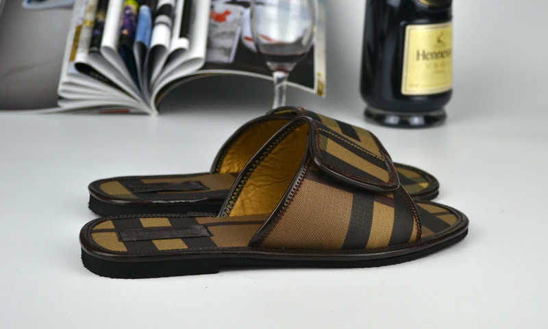 2017 Burbry slippers man 38-46-076